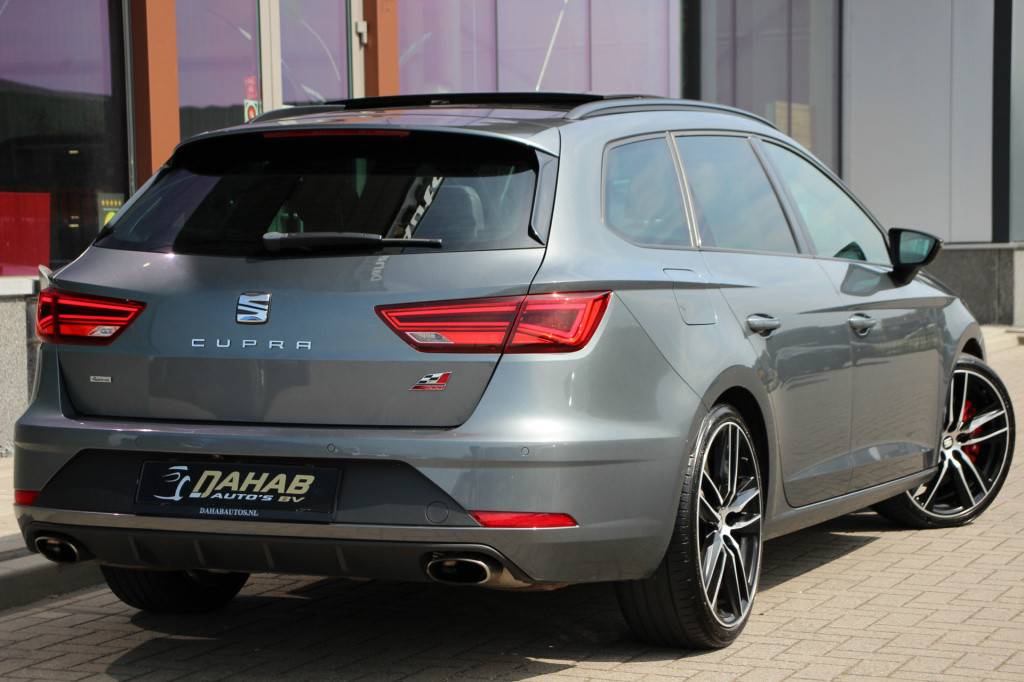 Seat Leon Sportstourer st 2.0 tsi cupra 300 4drive | pano. | camera | 301pk