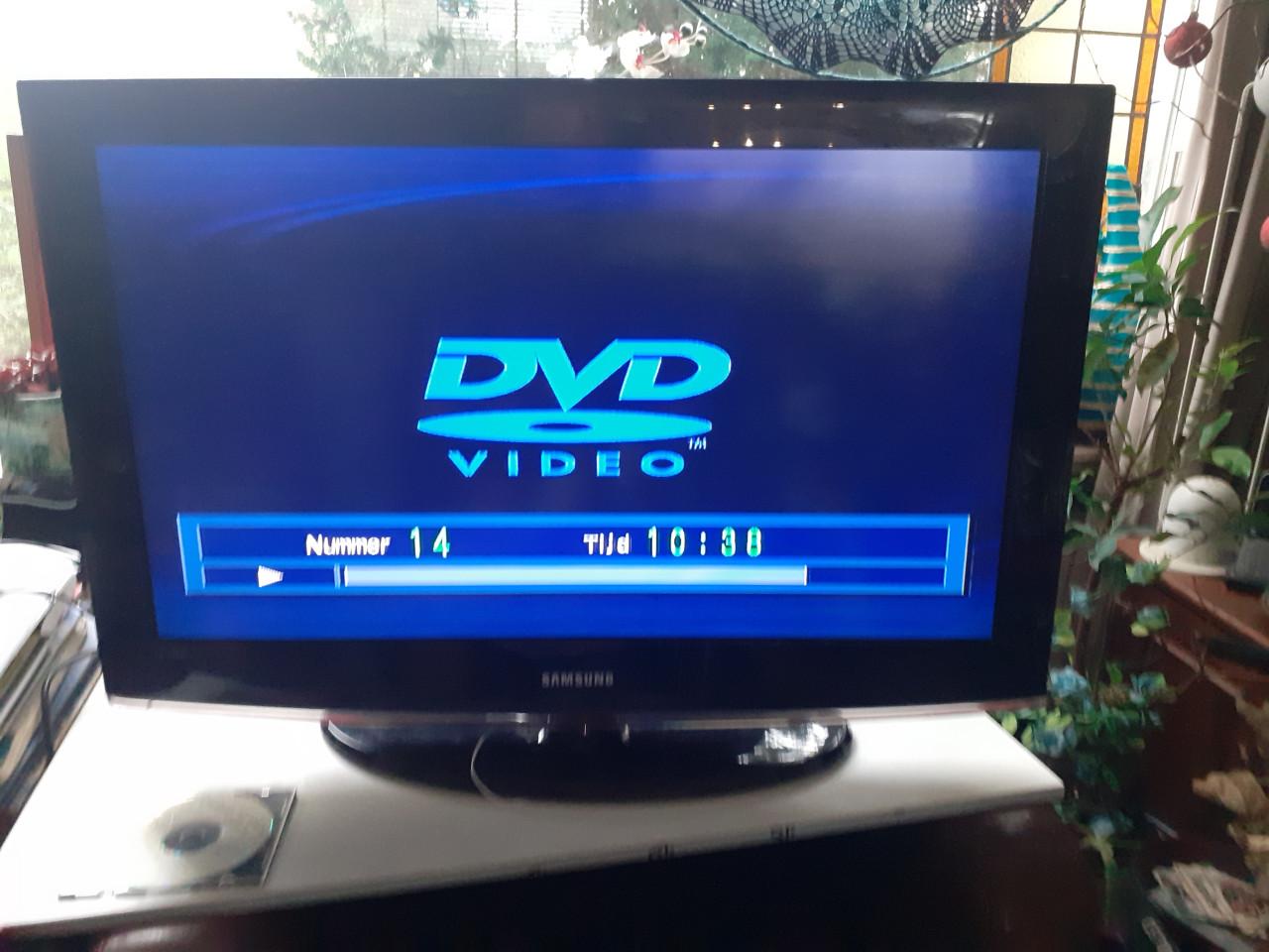 4 x TV *** PHILIPS televisie *** 32 inch = 80 cm + afstandbed. & Div. merk