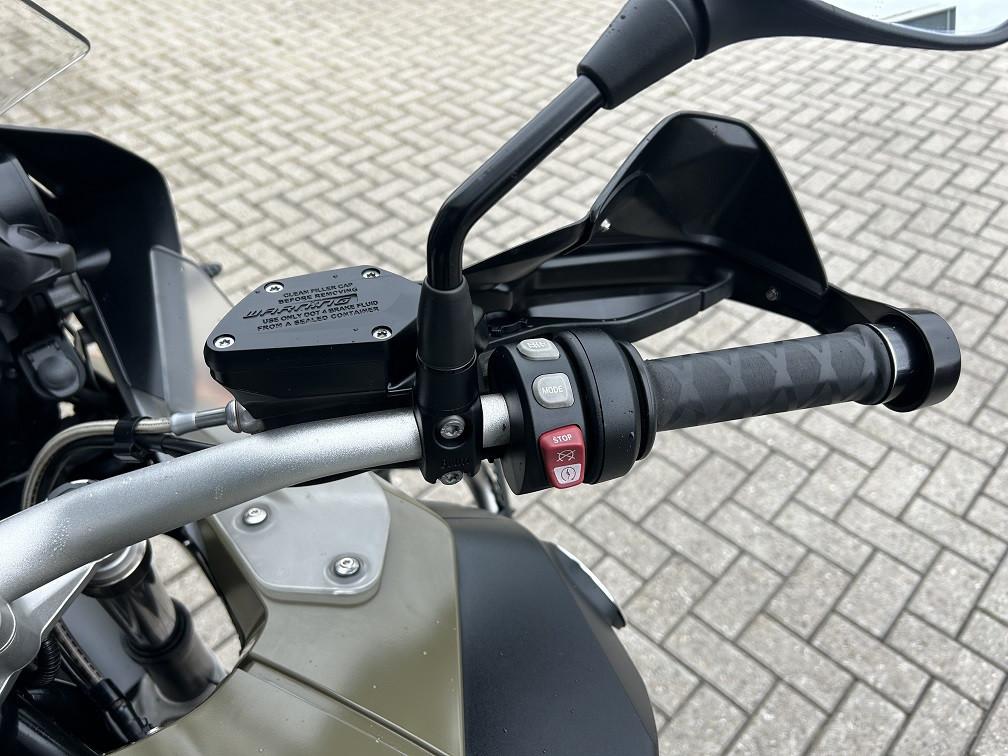 Nette BMW R1200GS Adventure '14 met 121 dkm, vol opties, dealer ond. €8950