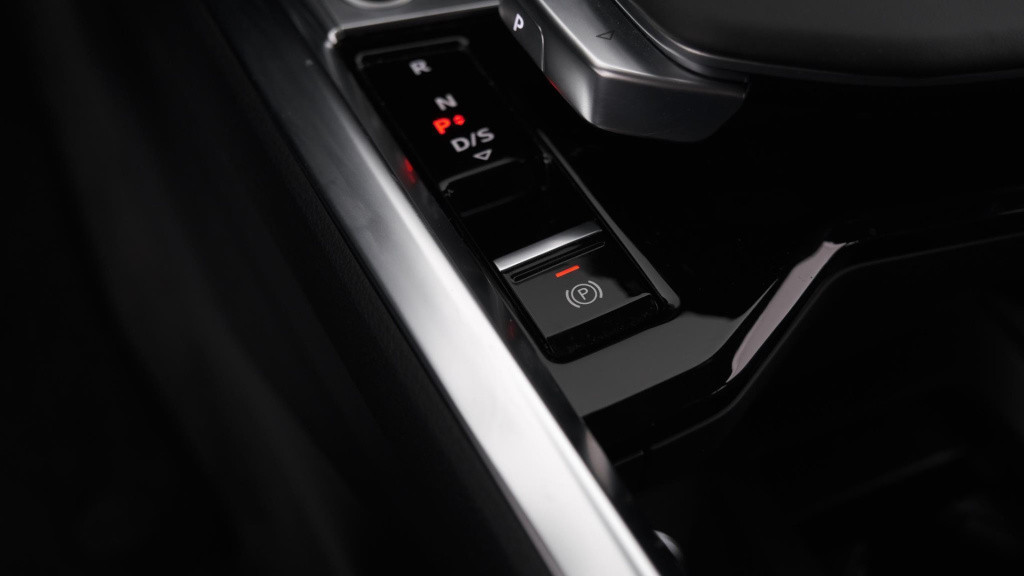 Audi E-tron sportback 55 quattro s edition 95 kwh 408 pk| head-up display |