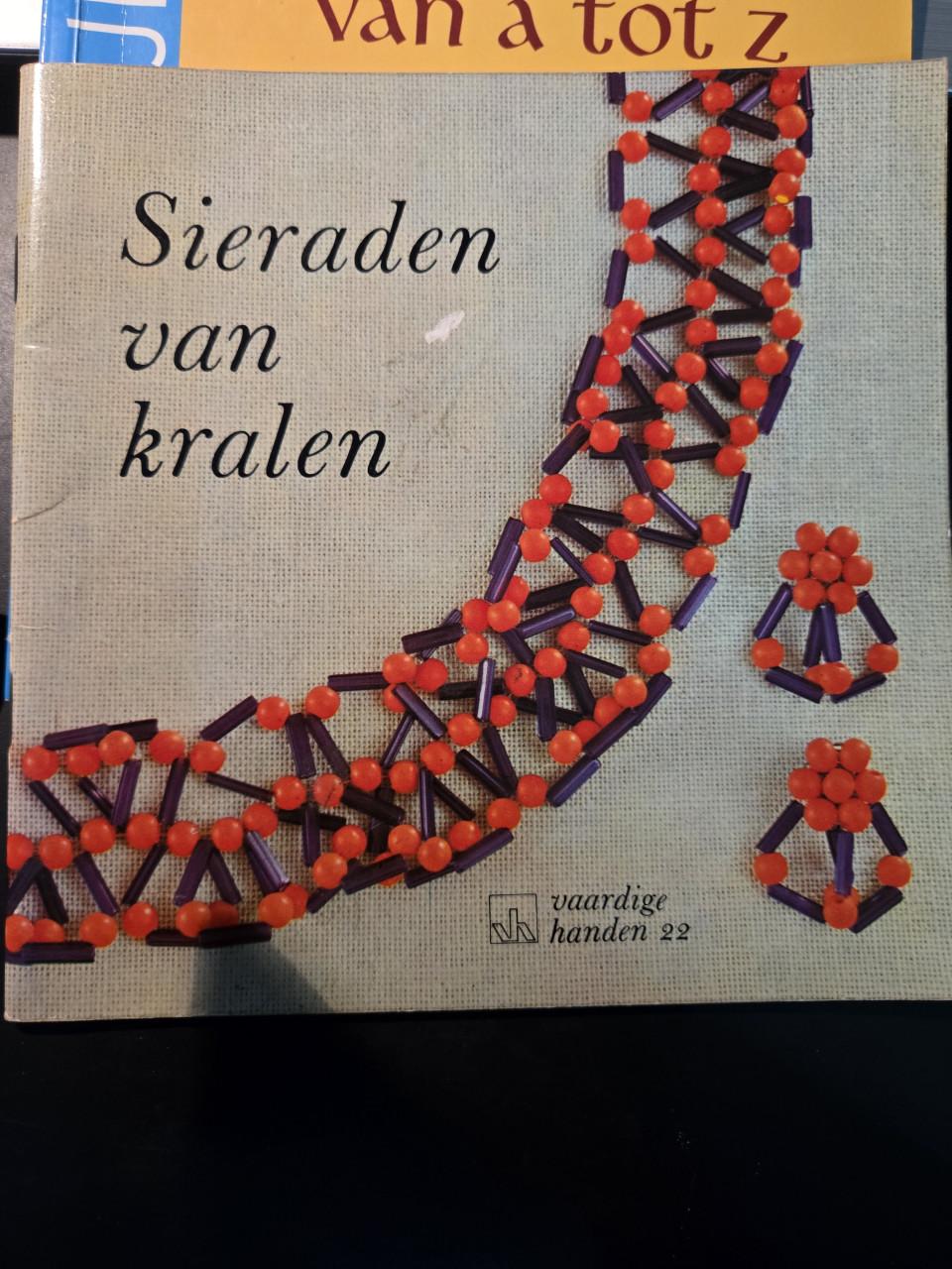 Set van 6 Hobbyboekjes. Alle in zeer nette gebruikte staat.