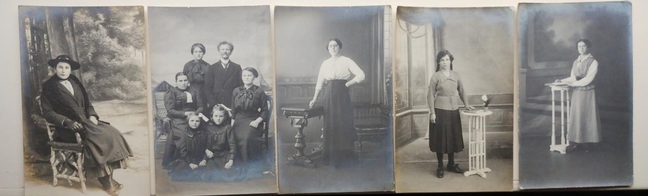 Foto,s rond 1900.