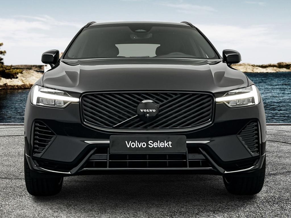 Volvo XC60 plus black edition recharge 360 camera