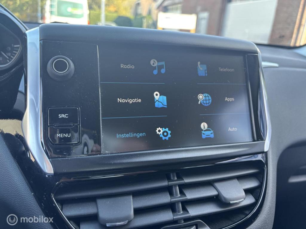 Peugeot 208 1.2 puretech signature 110pk