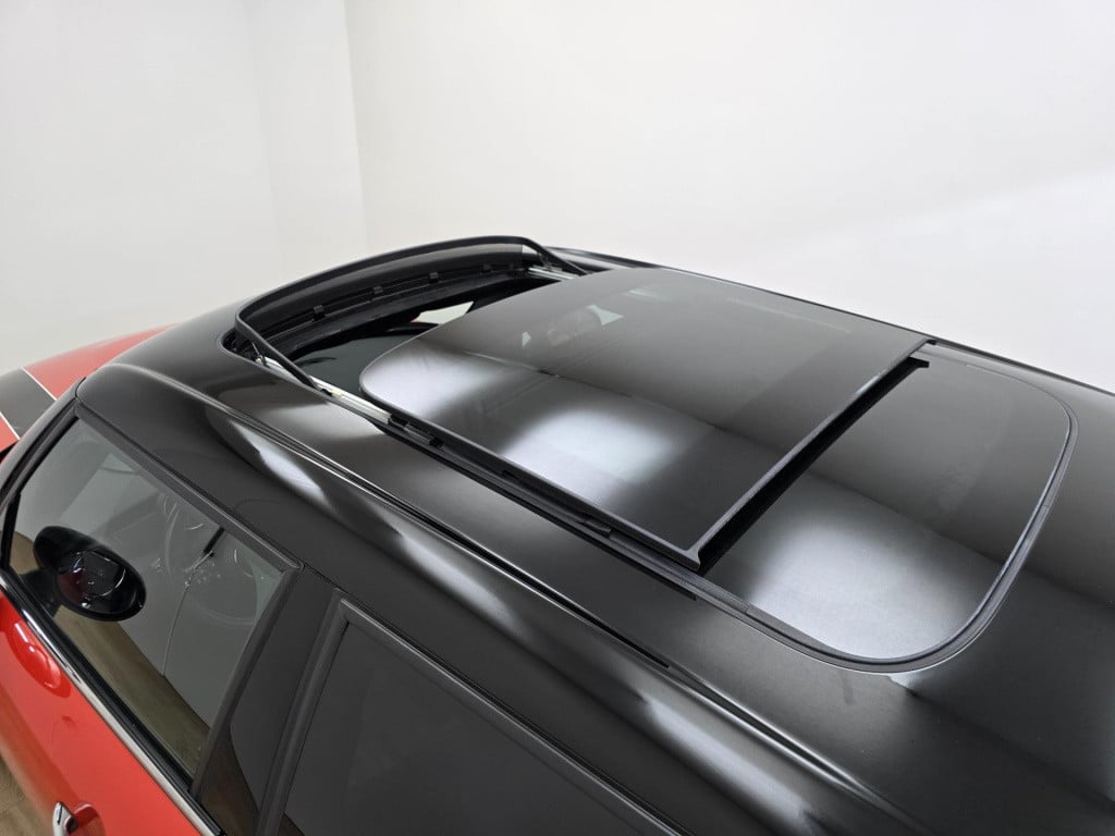 Mini Cooper mini occasion 2.0 automaat | 5 deurs en maar 1 van in nl | twee