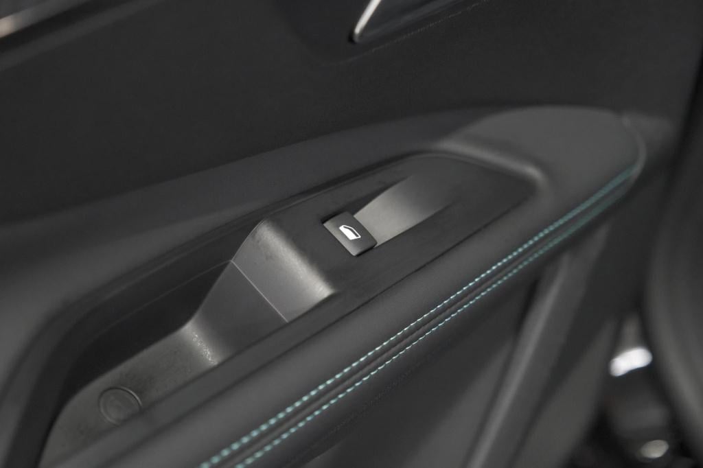 Peugeot 3008 puretech 130 eat8 allure | camera | stoelverwarming | apple ca