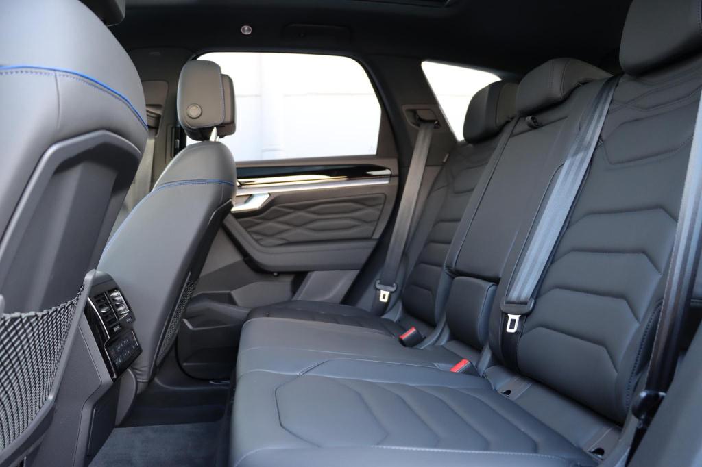 Volkswagen Touareg 3.0 tsi ehybrid 4motion r 462pk tiptronic | soh 97,8% |