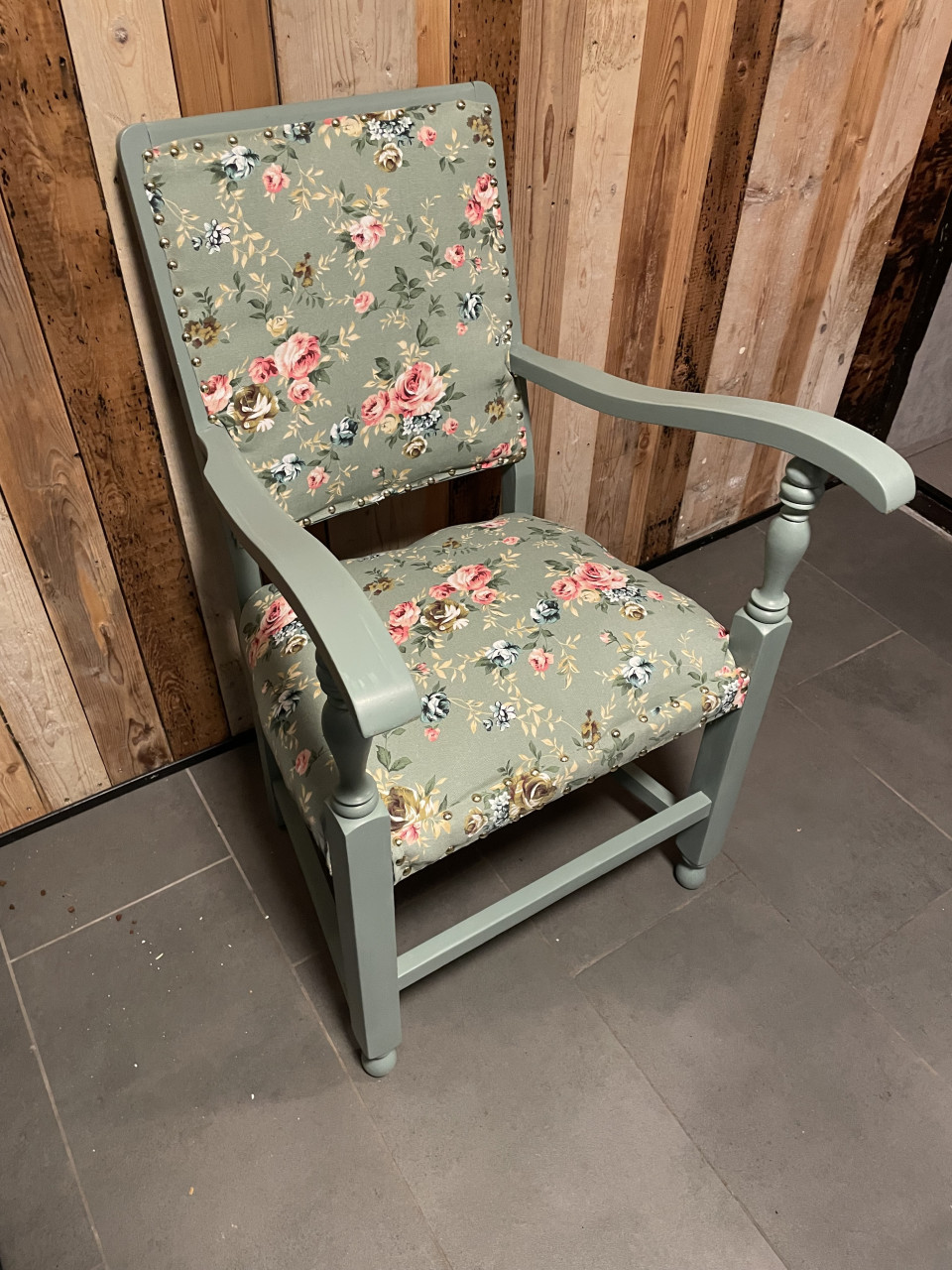🌸 Unieke Vintage Armstoel – Met Liefde Gerestyled! 🌸