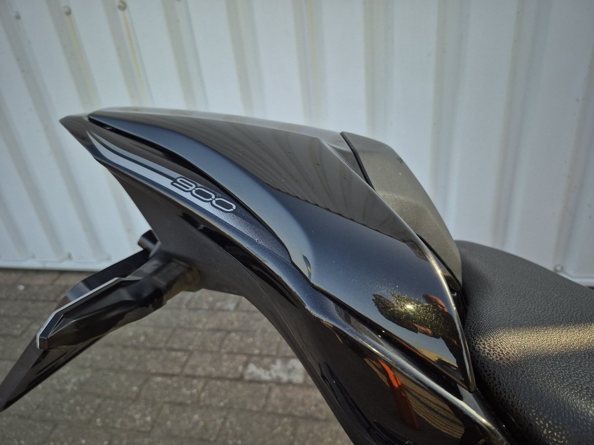 Kawasaki Z900 Acrapovic uit 2023