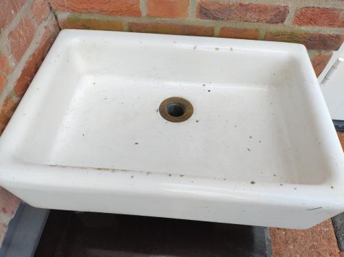 Grote wasbak voor bijvoorbeeld schuur of buiten