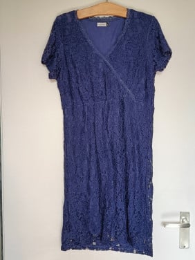 Jurk, maat L van True Spirit. Kleur blauw richting wat paarsachtig. Lengte