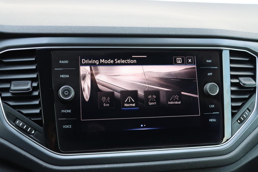 Volkswagen T-roc cabrio 1.5 tsi r-line 150pk dsg7