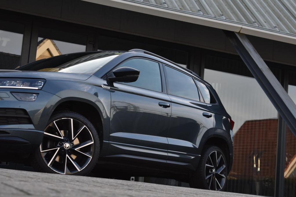 Skoda Karoq 1.5 tsi act sportline | trekhaak | virtual | camera | nap | app