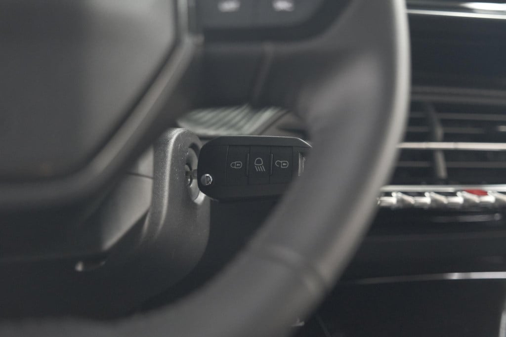 Peugeot 208 hybrid 100 e-dcs6 allure | camera | adaptieve cruise control | 