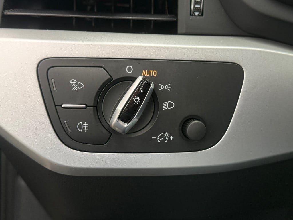 Audi A4 limousine 1.4 tfsi