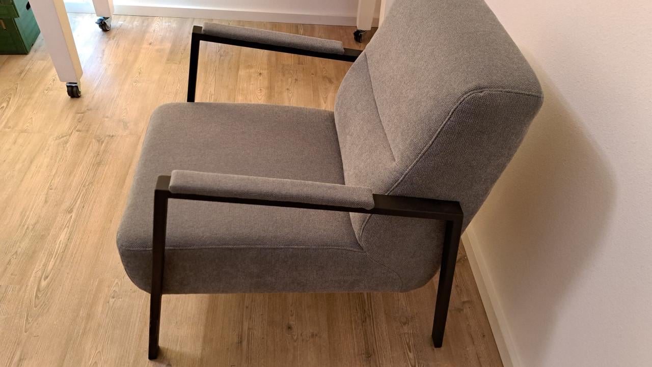 Mooie moderne fauteuil - voor vele woonstijlen geschikt