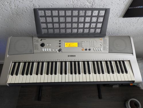 Yamaha keyboard 61 toetsen