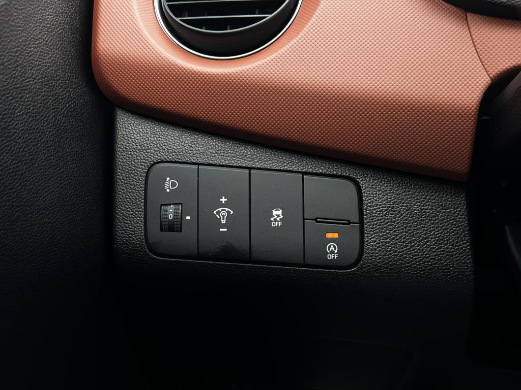 Hyundai I 10 1.0i i-motion comfort | cruise control | radio | climate contr