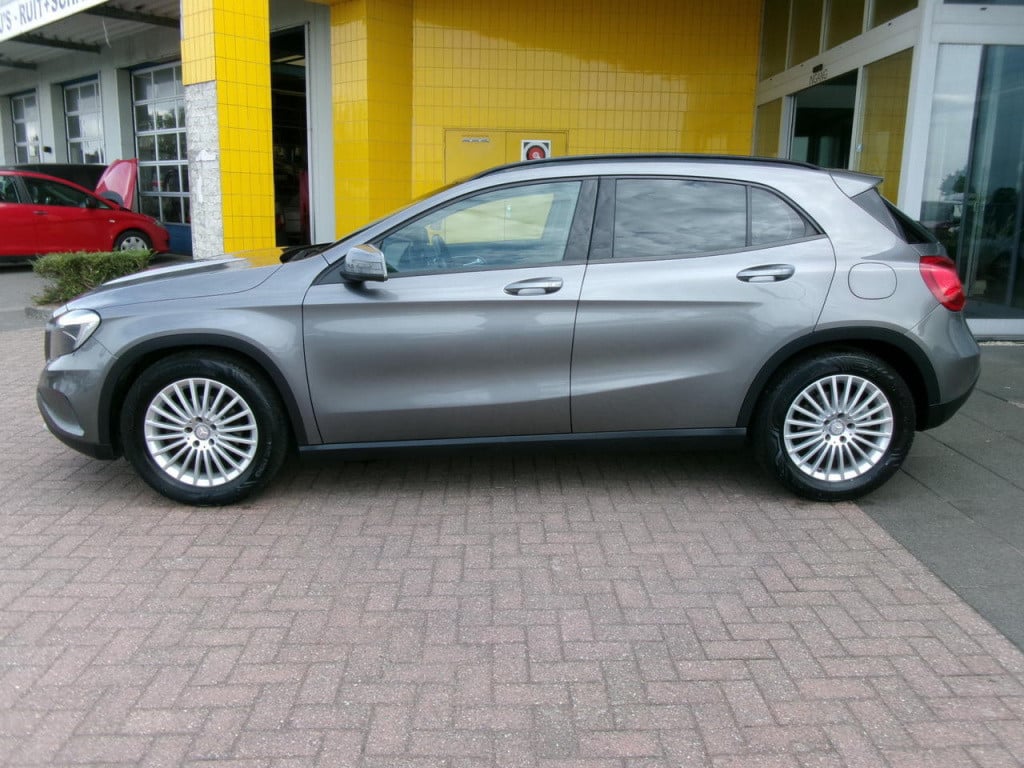 Mercedes-Benz Gla-klasse 200 automaat, cruise.contr., pano, leer, trekhaak