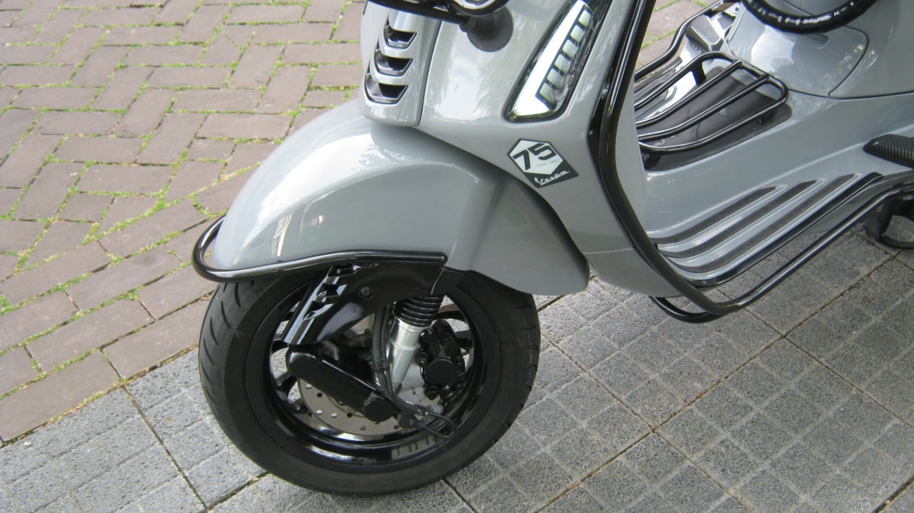 TE KOOP  VESPA SPRINT NARDO IGET UIT 2019 VOOR 2250 EURO