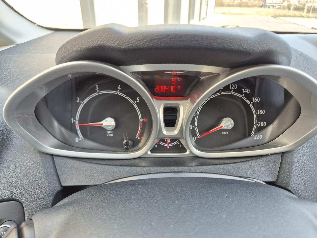 Ford Fiësta 82 pk, LM-velgen, airco, APK, distributieriem