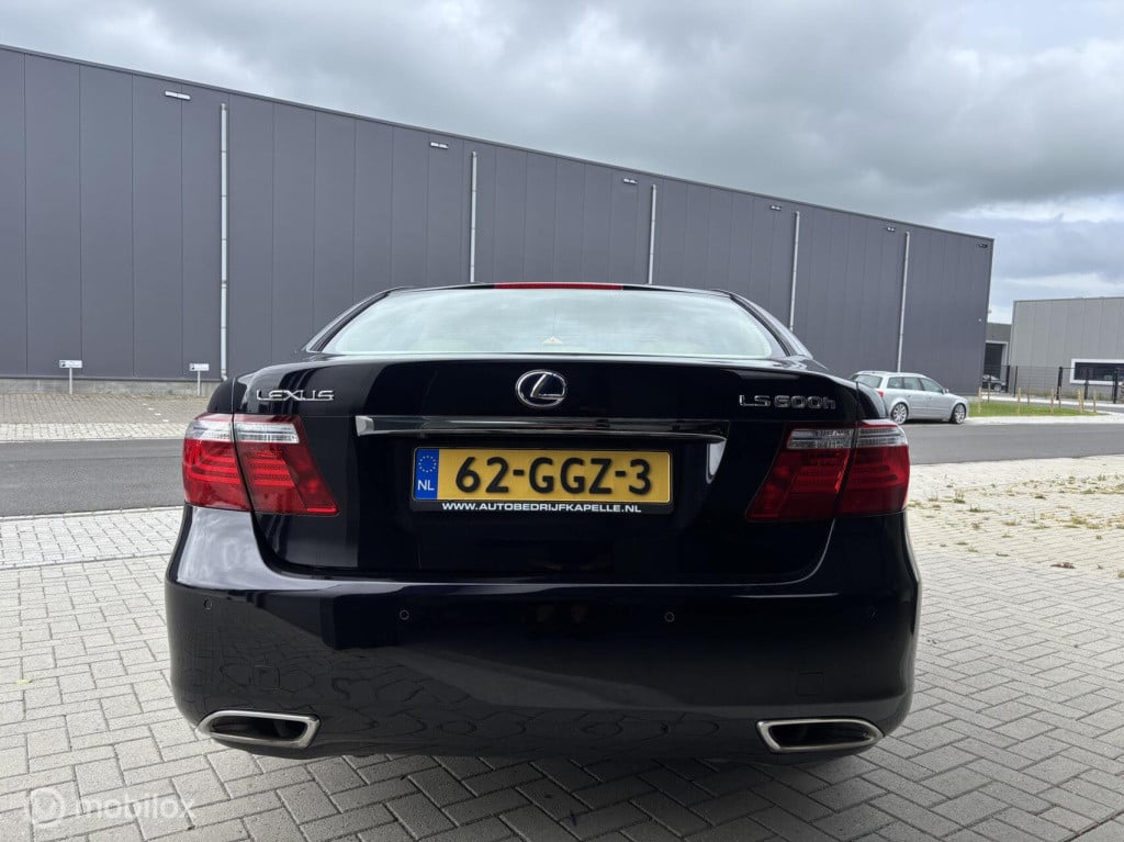 Lexus Ls 600h president hybride youngtimer