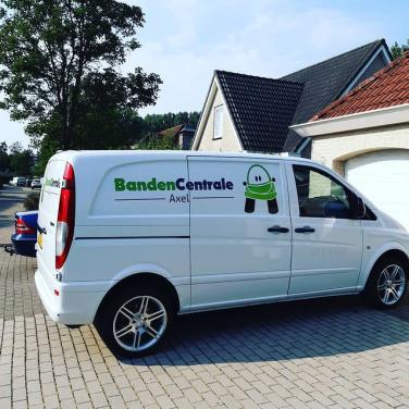 Demo set 215-55-17 zomerbanden