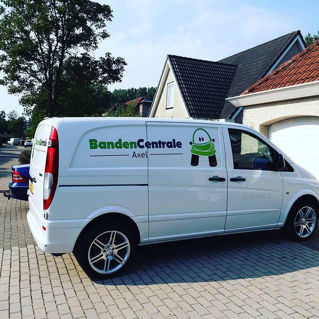 Demo set 215-55-17 zomerbanden