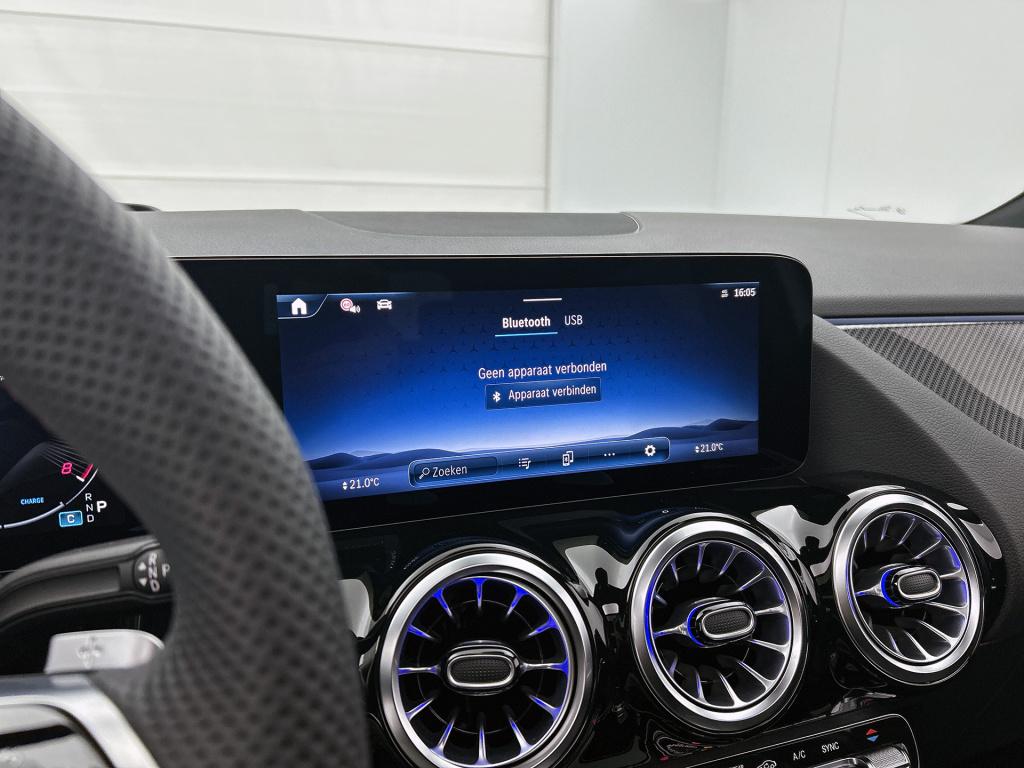 Mercedes-Benz Gla-klasse 180 business solution amg | premium plus pakket | 