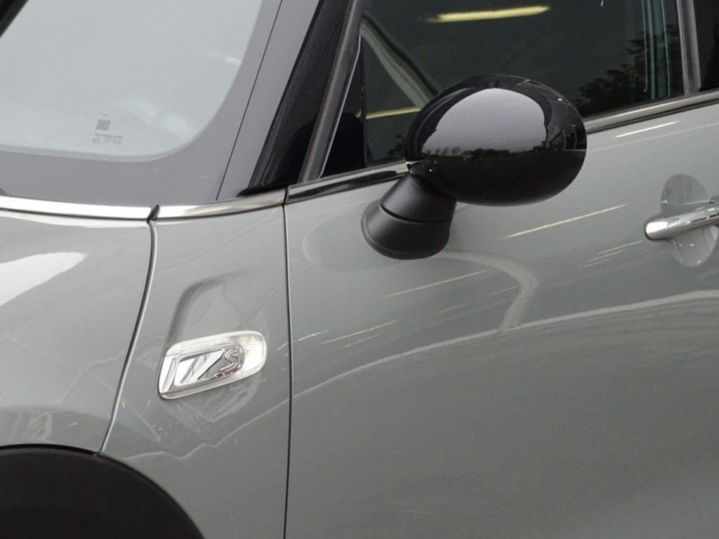 Mini Cooper mini 2.0 serious business 5-deurs | led | navi |18"