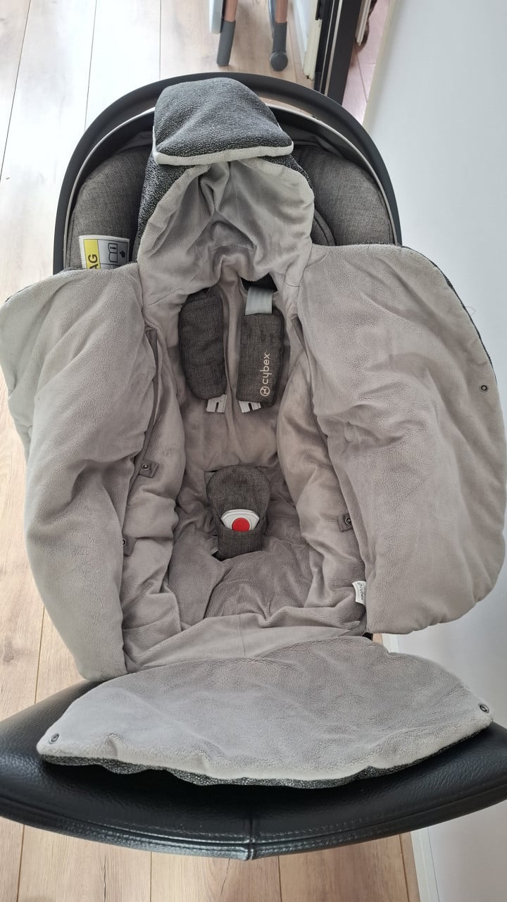 Cybex Cloud Z + Platinum Z voetenzak + Base Z + Adapters
