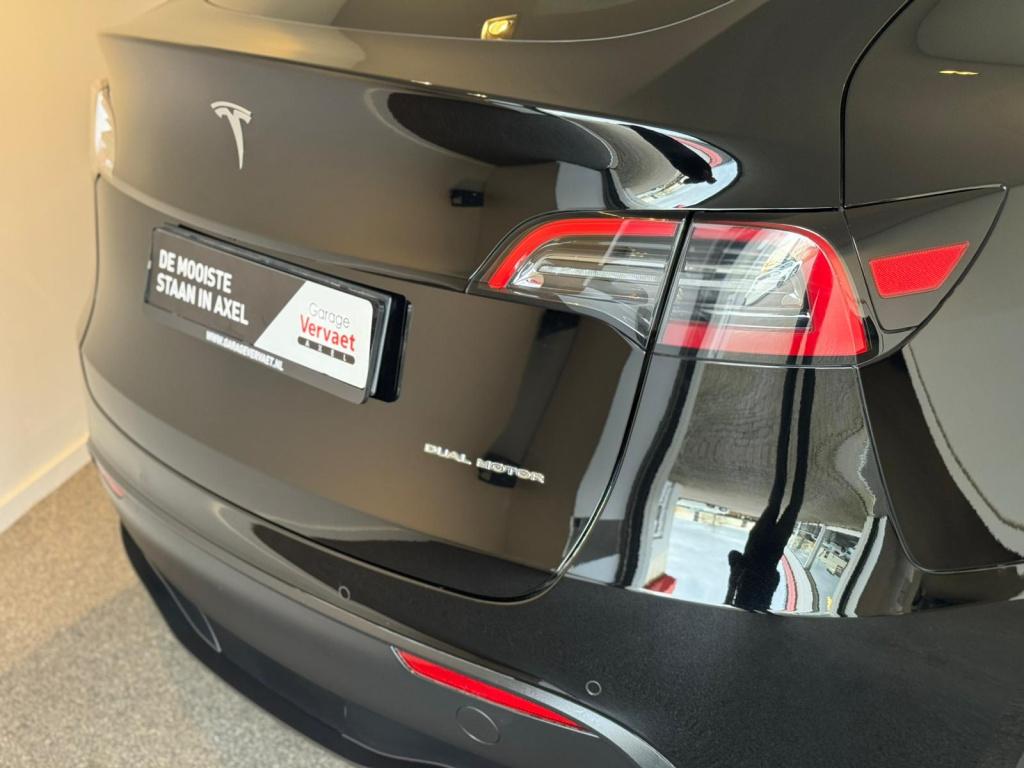 Tesla Model Y long range awd 75 kwh