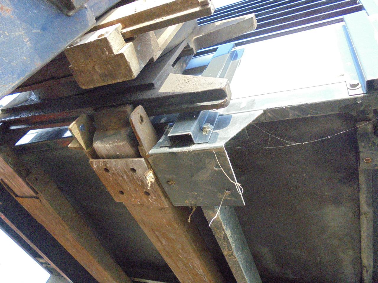 Laadbak komt zo ver ik weet van een Volkswagen Crafter