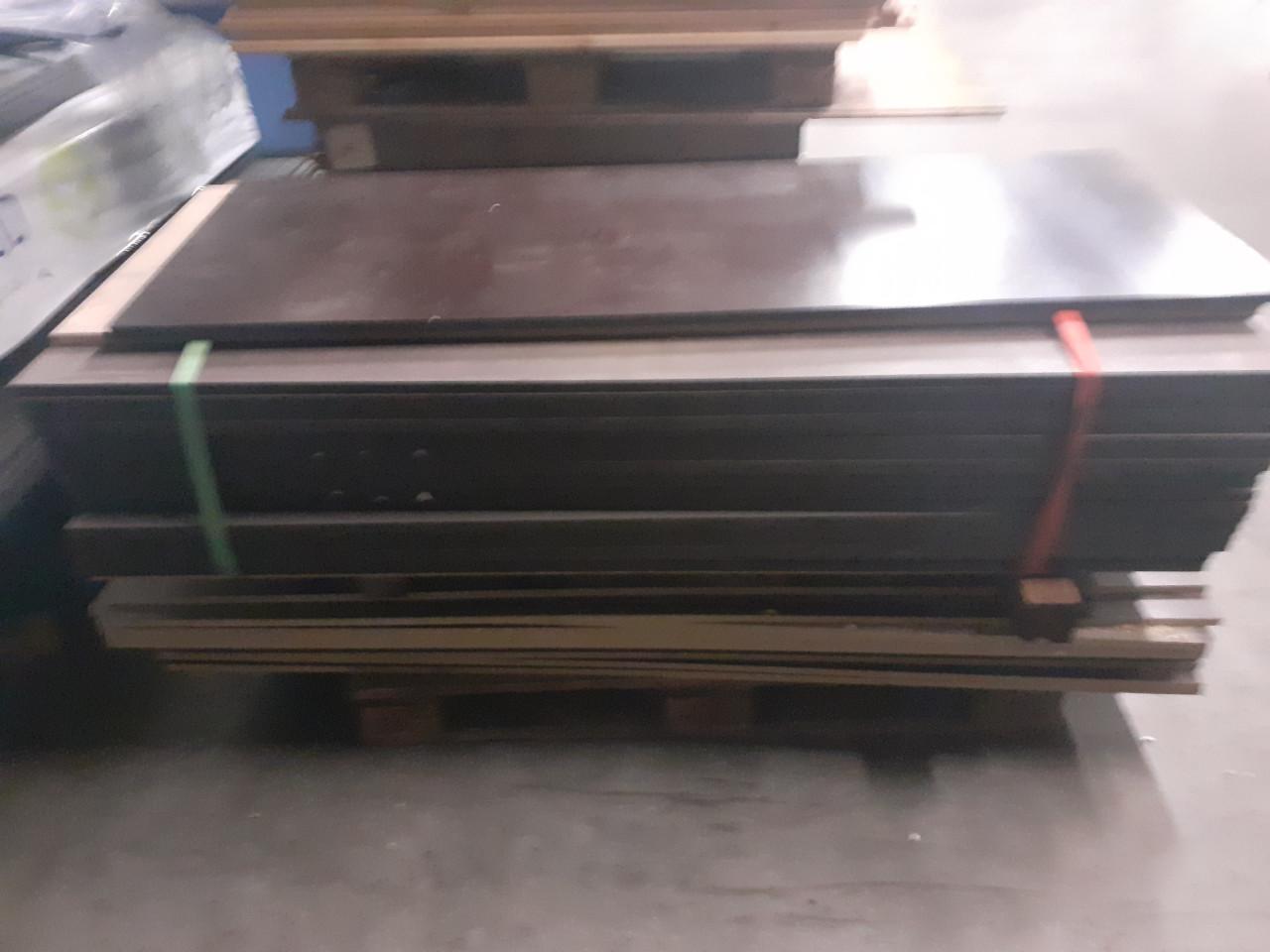 Betonplex anti slip 15 mm 160 x 80 v 25 euro bij hhzb