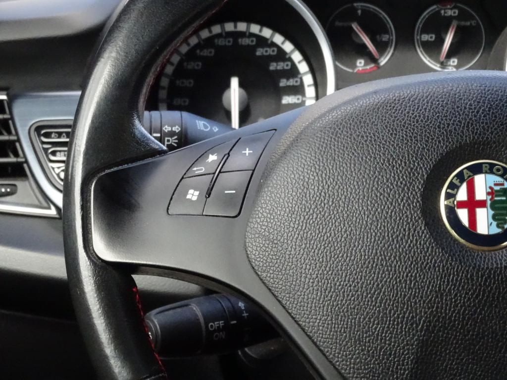 Alfa Romeo Giulietta 1.4 t distinctive leder | navi | 18"