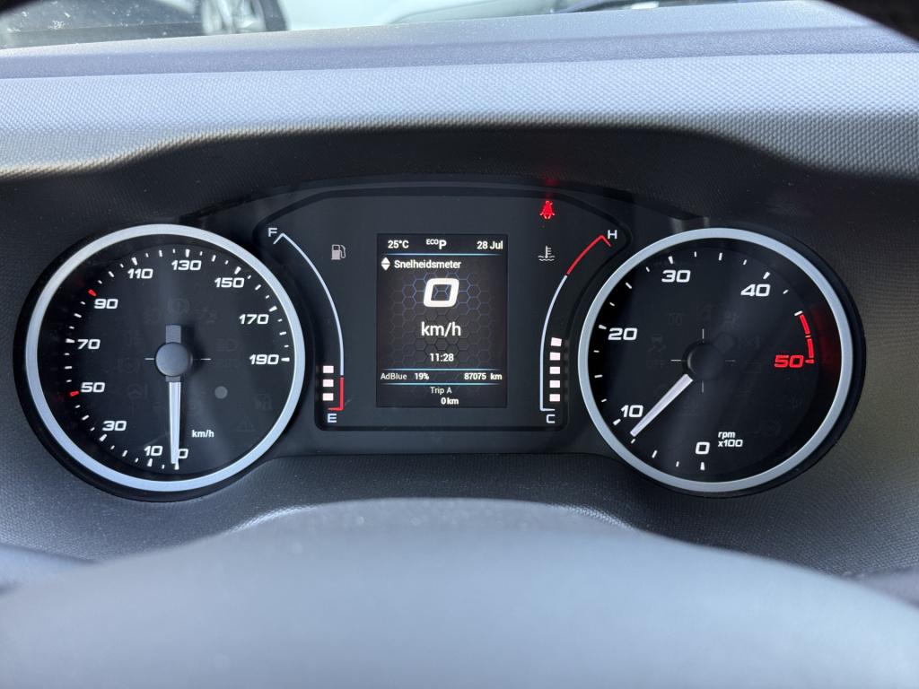 Iveco Daily 35c18h 3.0 bakwagen met laadklep | zijdeur | trekhaak | dubbel 