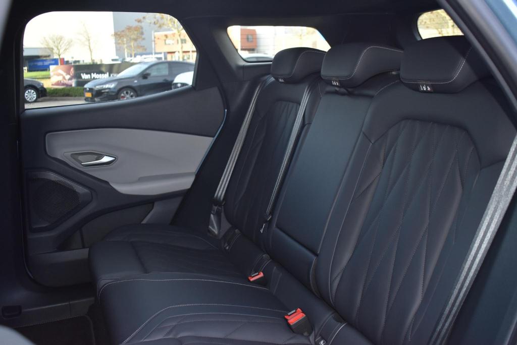 Ford Explorer premium extended range rwd 77 kwh | panoramadak | climate con