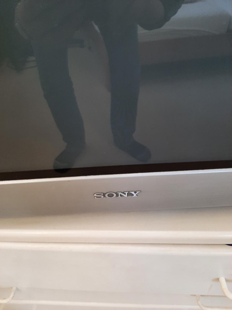 Gratis op te halen goedwerkende sony trinitron tv