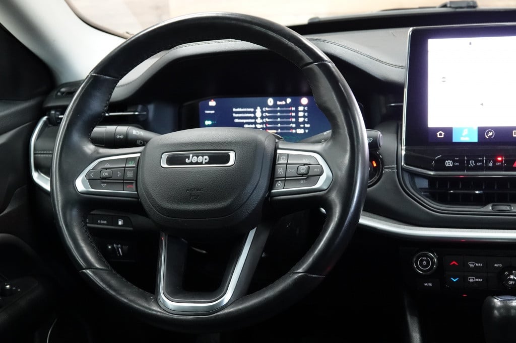 Jeep Compass 4xe 240 | pano | acc | led | 360' camera |