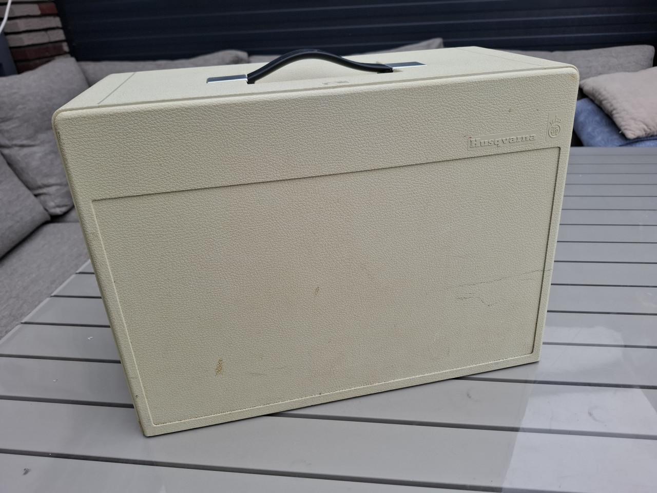 NAAIMACHINE, Husqvarna 2000, "model 6010.