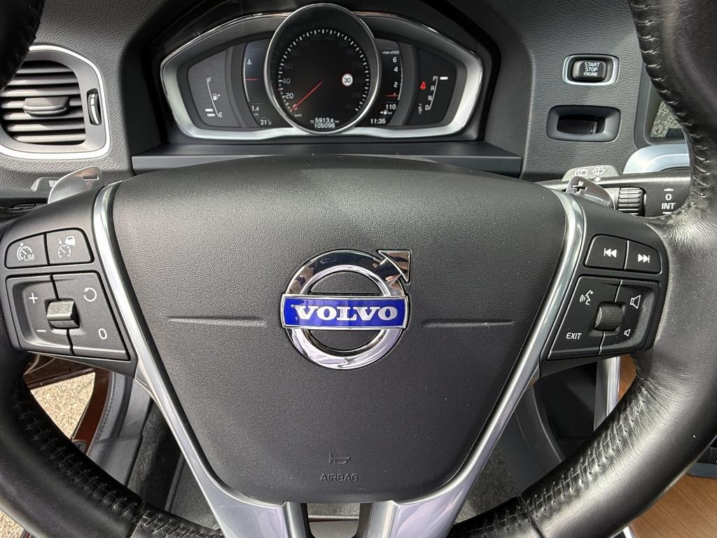 Volvo V60 cross country t5 245pk summum| opendak| trekhaak| adap.cruise| ca