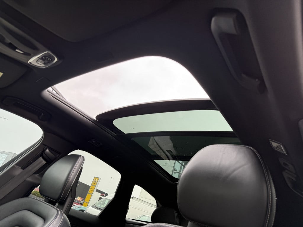 Volvo XC60 t8 390pk recharge r-design| panodak| luchtvering| trekhaak| came