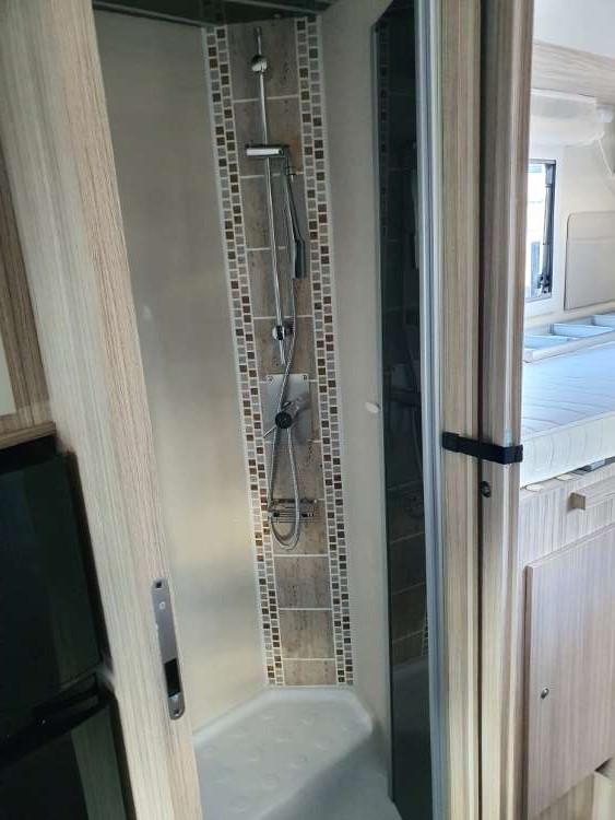 Elnagh T-Loft 532 - Face-to-face - Lengtebedden - Automaat - 2023 - 160 pk