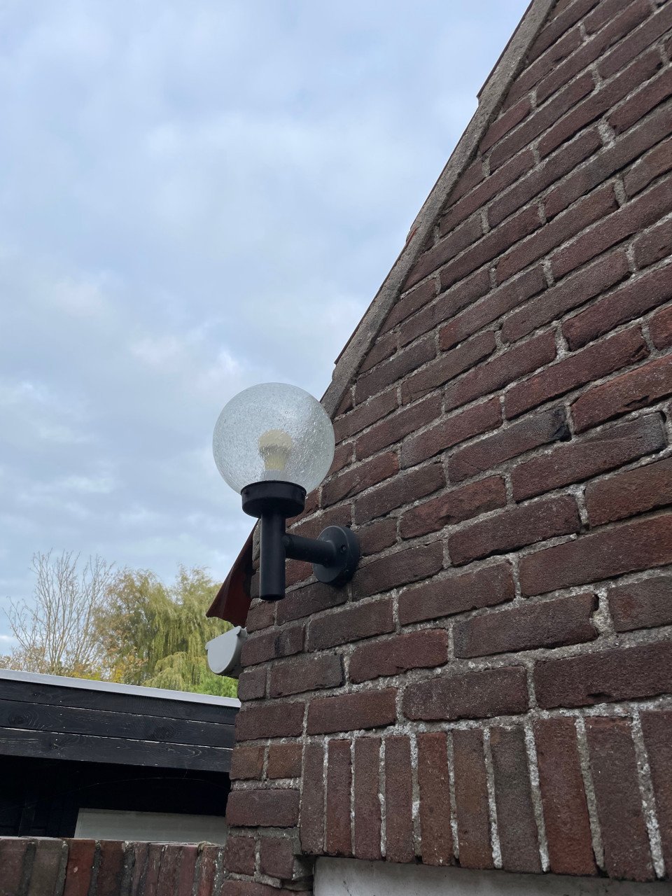Te koop twee buitenlamp