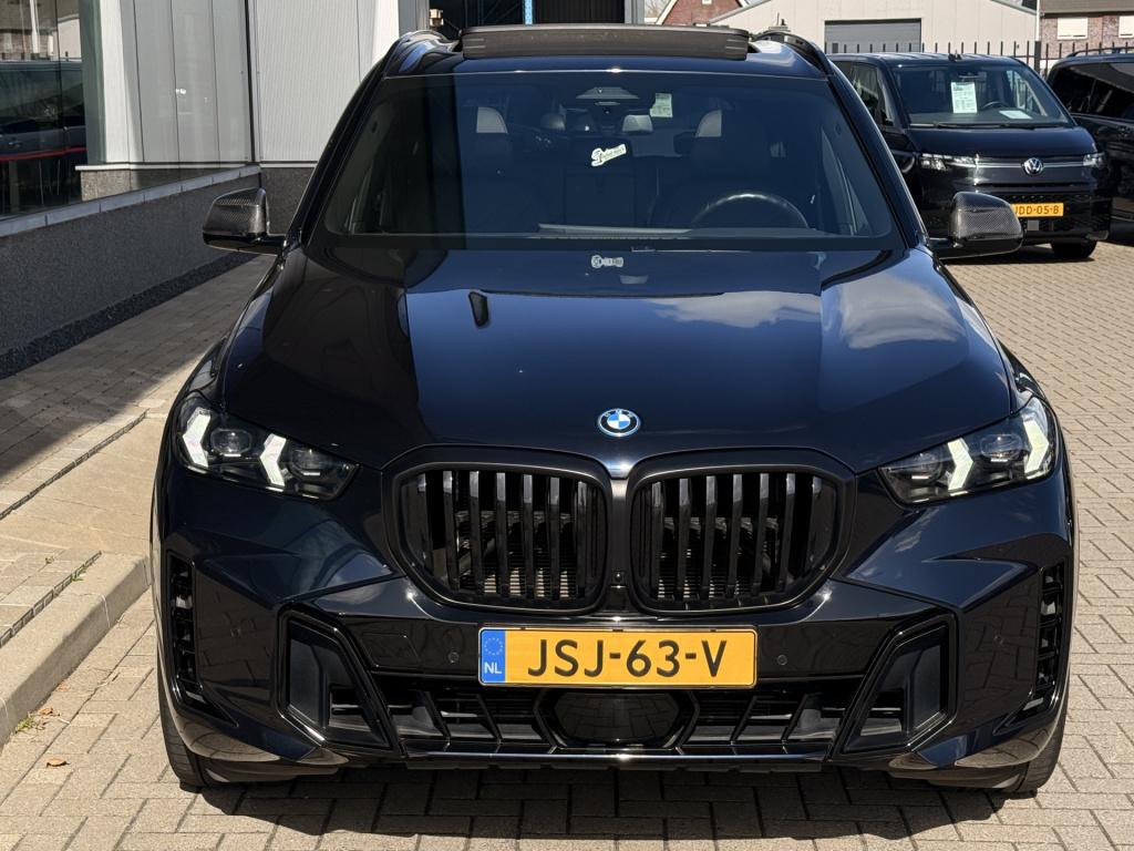 BMW X5 xdrive50e m-sport | carbon | pano | memory | stoelverwarming / verko