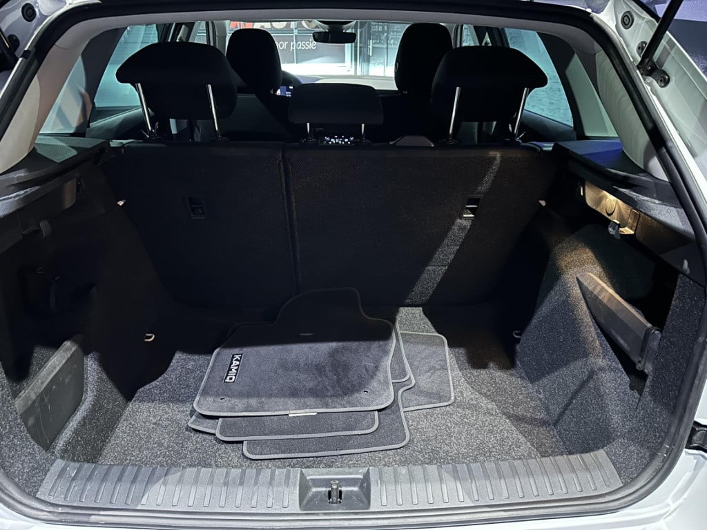 Skoda Kamiq 1.5 tsi selection *camera*climate*keyless*smartlink*