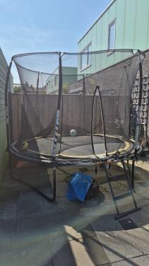 Trampoline