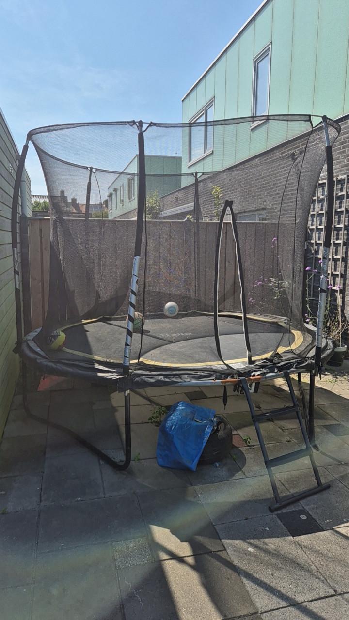 Trampoline