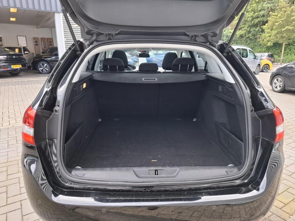 Peugeot 308 sw 110 blue lease active pano/nav/cam
