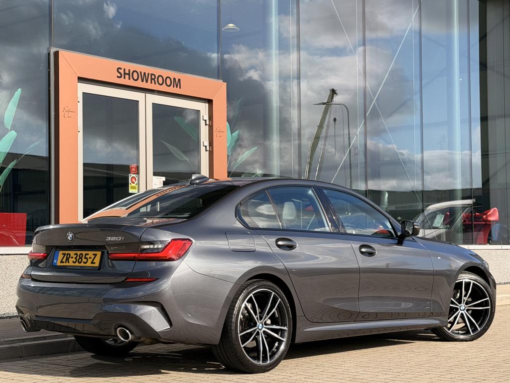 BMW 3-serie 320i m-sport | cruise | m zetels | apple carplay | navi | sfeer